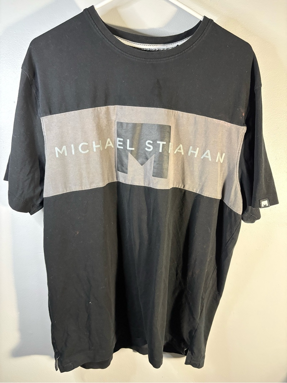 Men's Black Short Sleeve Graphic Tee